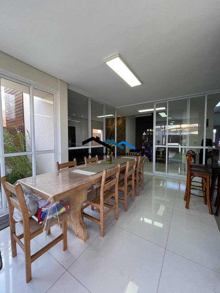 Casa à venda com 3 quartos, 180m² - Foto 4