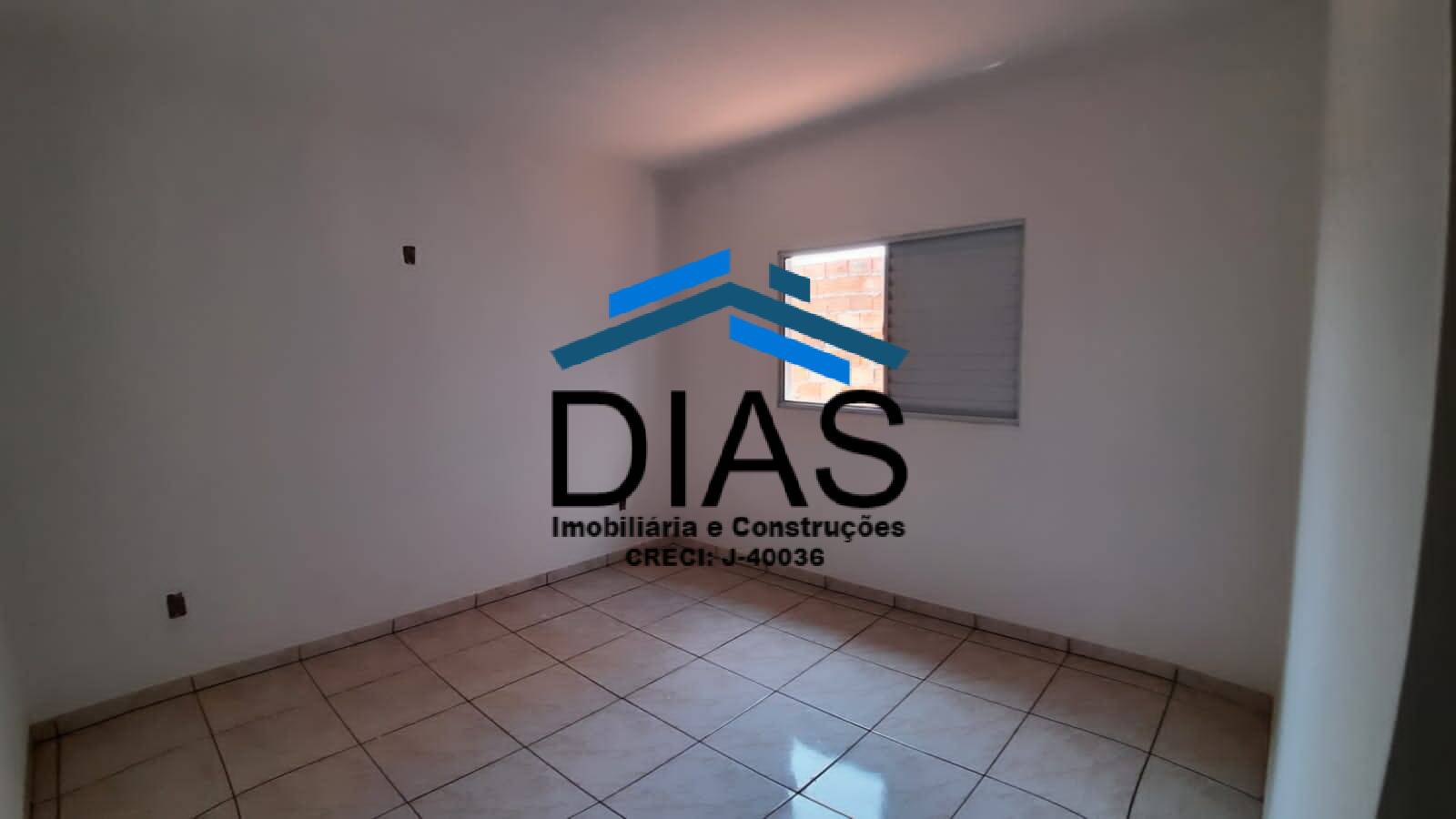 Casa à venda com 2 quartos, 69m² - Foto 4