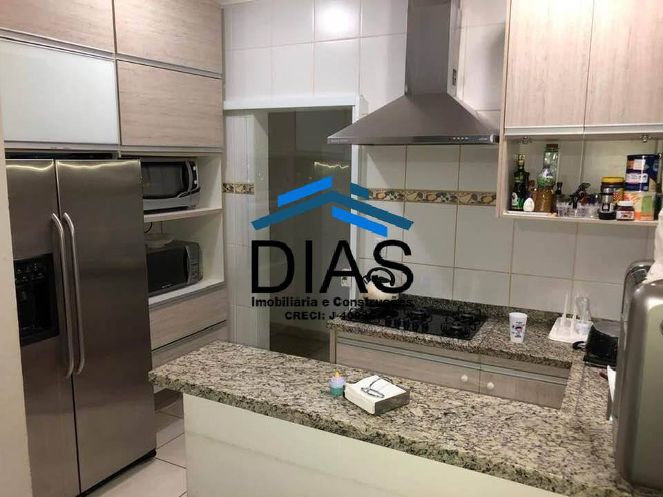 Casa à venda com 3 quartos, 89m² - Foto 1