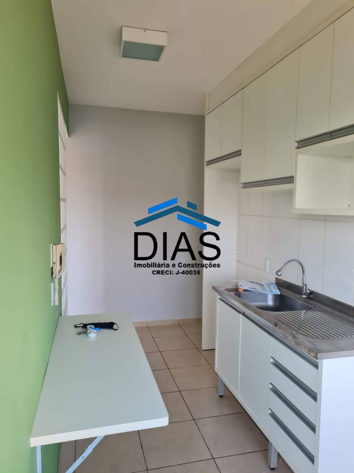 Apartamento à venda com 2 quartos, 64m² - Foto 2