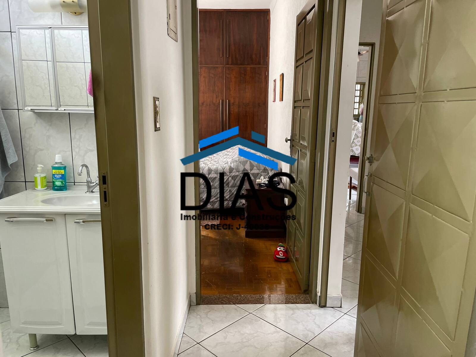 Casa à venda com 3 quartos, 257m² - Foto 11