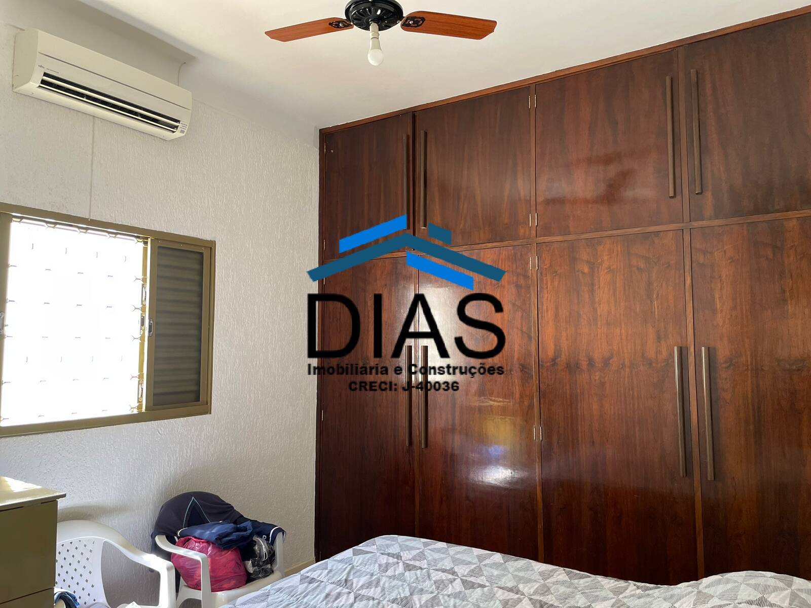 Casa à venda com 3 quartos, 257m² - Foto 13