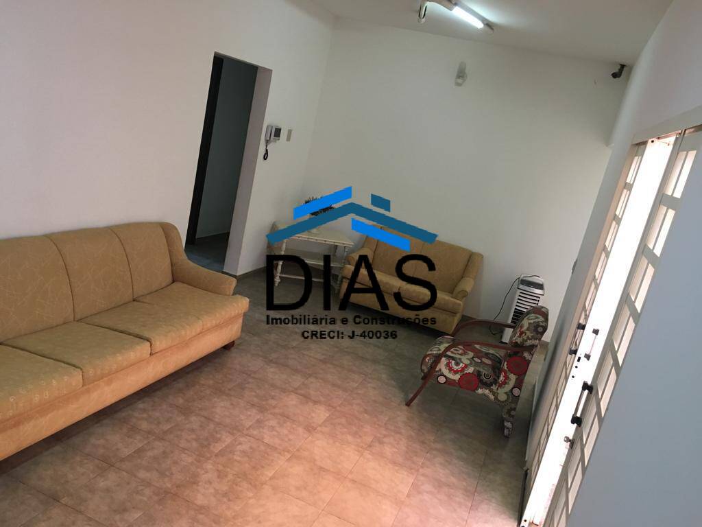 Casa à venda com 3 quartos, 331m² - Foto 3