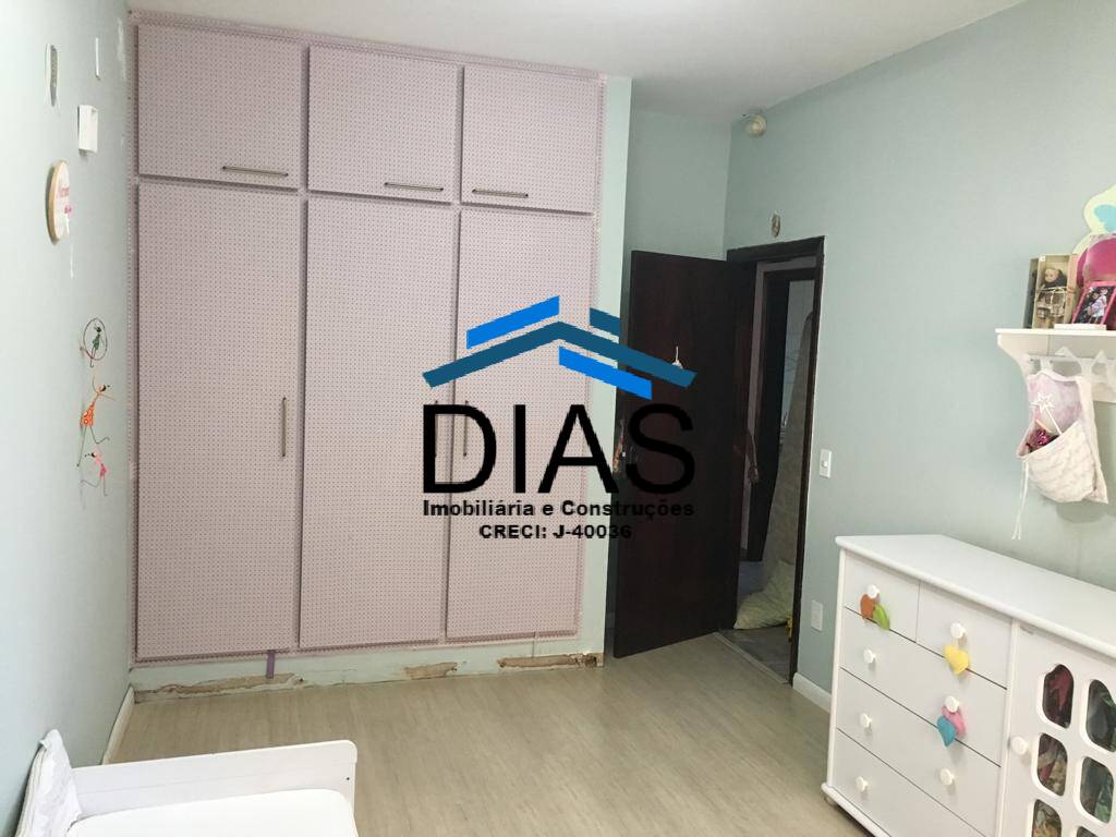 Casa à venda com 3 quartos, 331m² - Foto 10