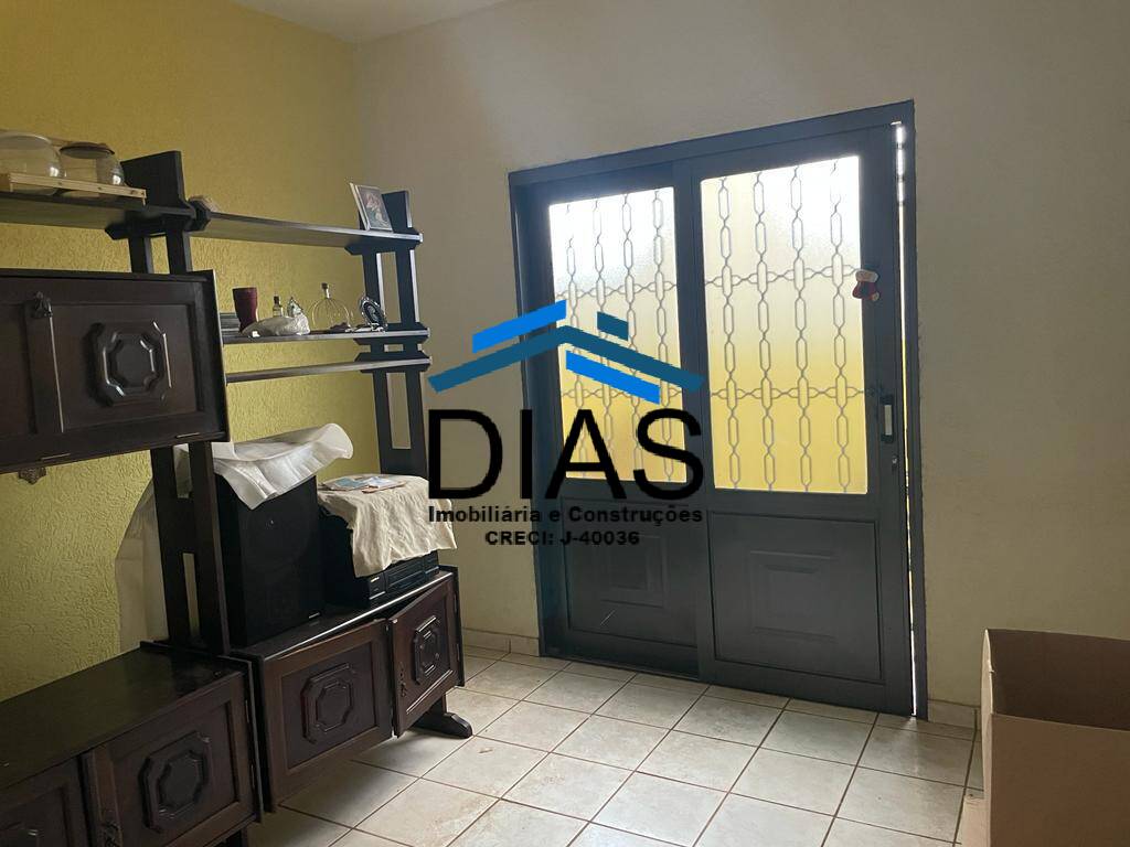 Casa à venda com 3 quartos, 172m² - Foto 2