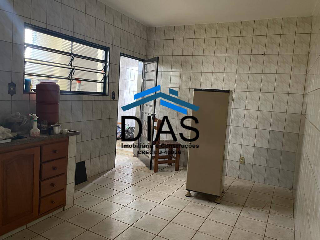 Casa à venda com 3 quartos, 172m² - Foto 13