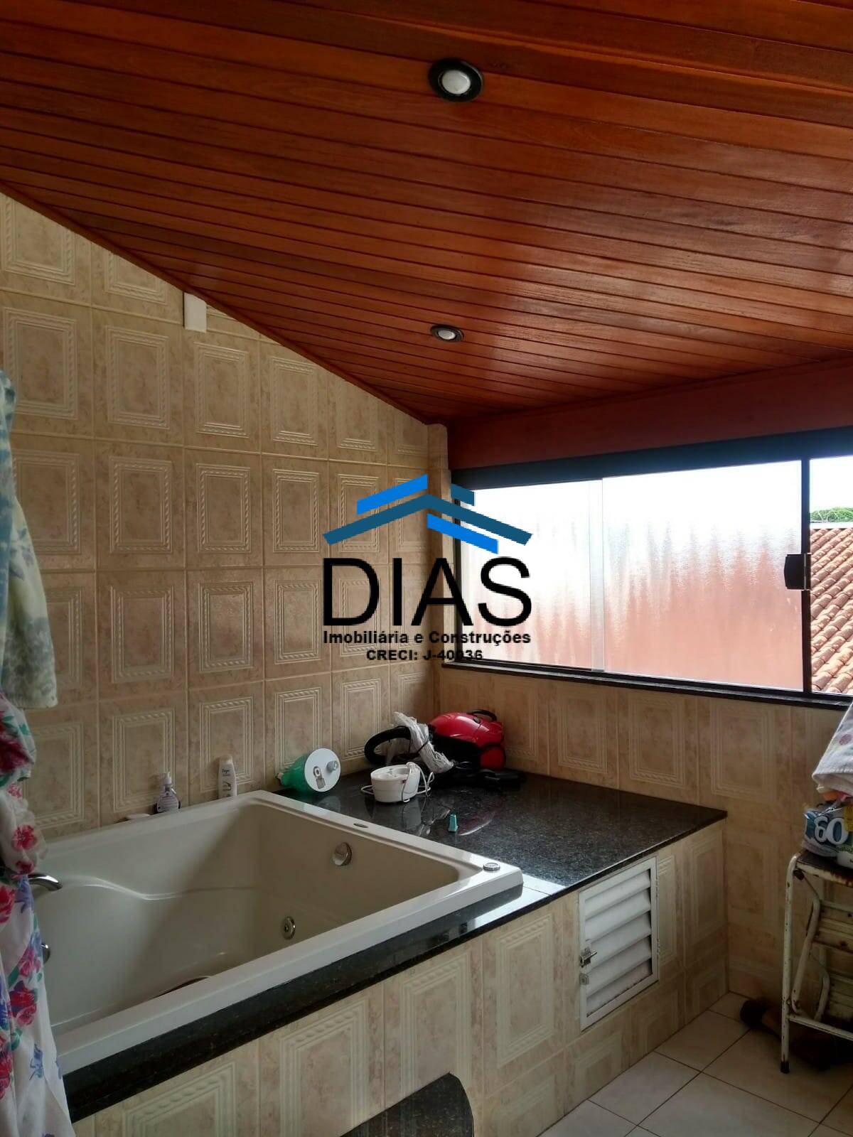 Casa à venda com 3 quartos, 240m² - Foto 6