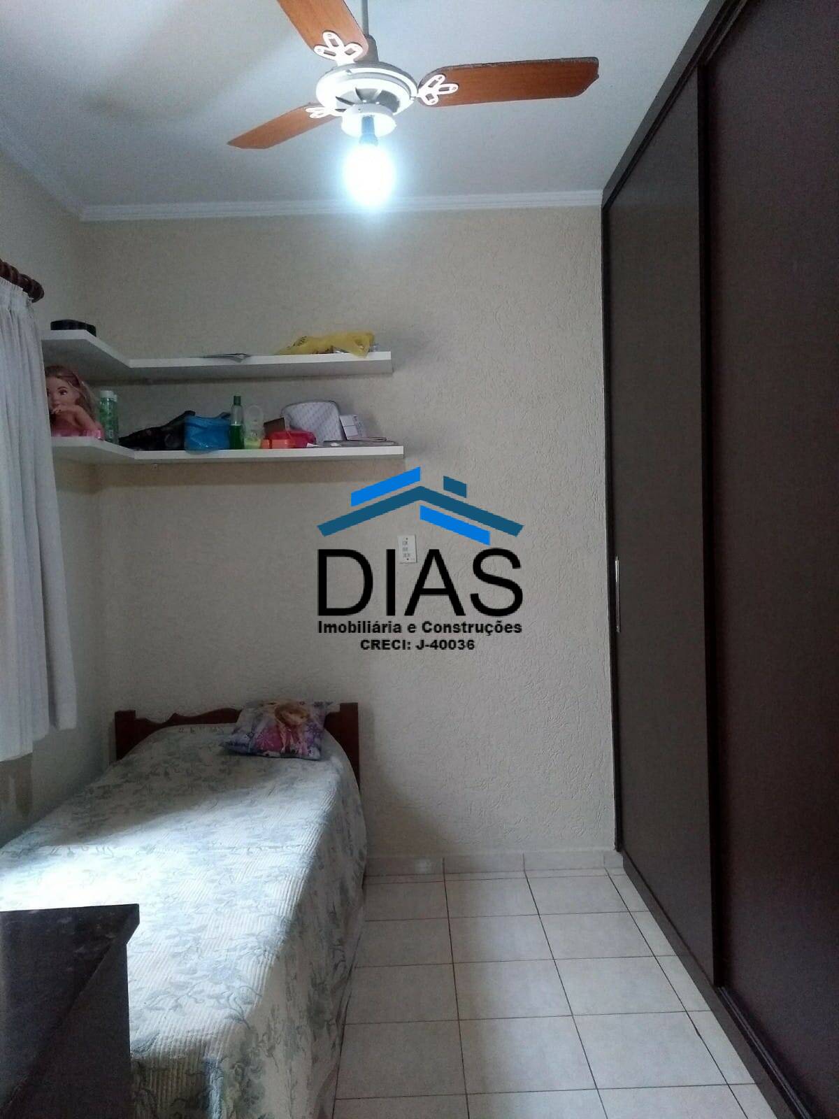 Casa à venda com 3 quartos, 240m² - Foto 13