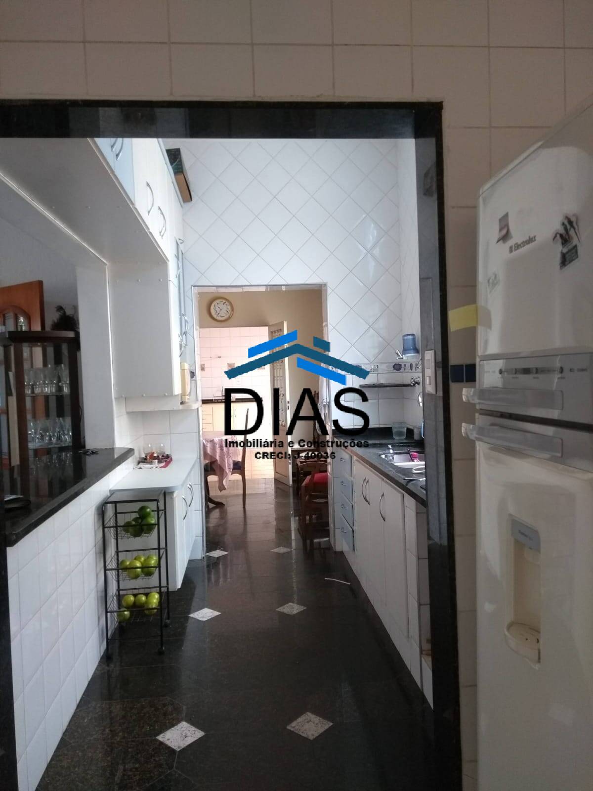 Casa à venda com 3 quartos, 240m² - Foto 23