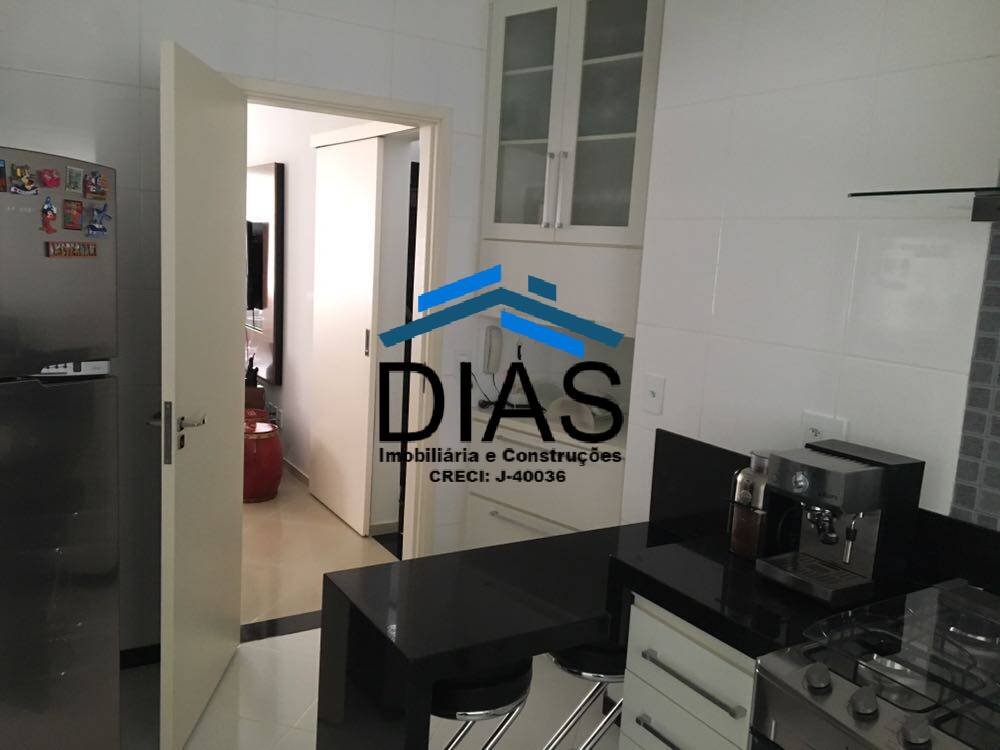 Casa à venda com 3 quartos, 174m² - Foto 7