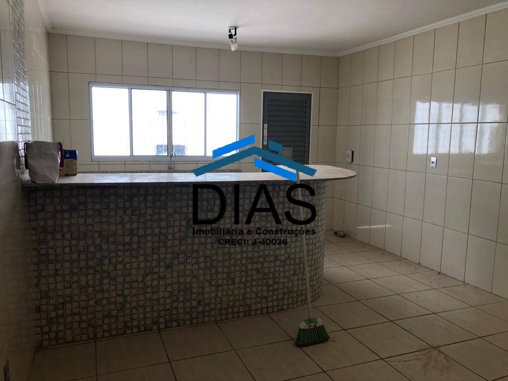 Casa à venda com 2 quartos, 310m² - Foto 3