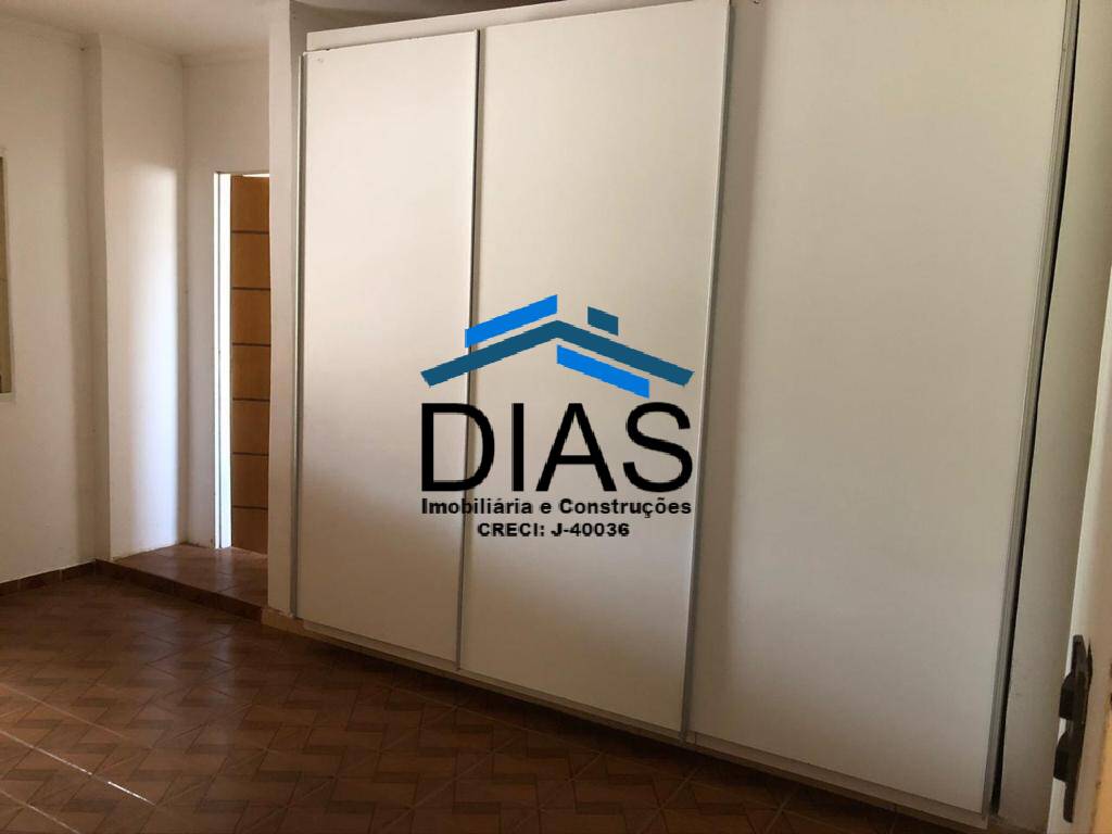 Casa à venda com 2 quartos, 310m² - Foto 8