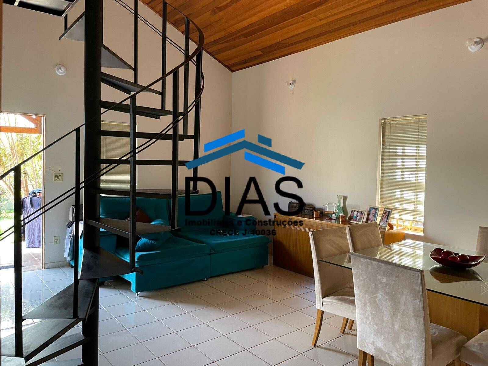 Casa à venda com 2 quartos, 132m² - Foto 3