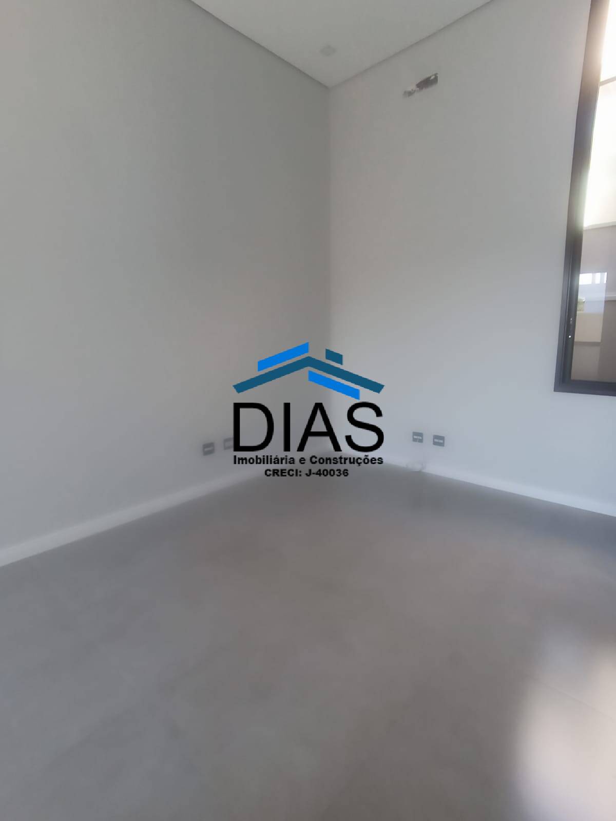 Casa à venda com 3 quartos, 185m² - Foto 2