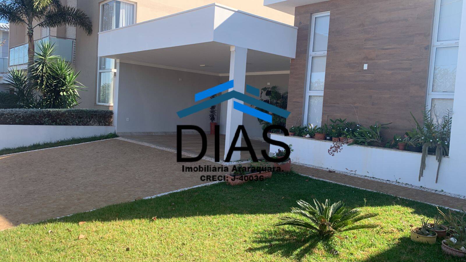 Casa à venda com 3 quartos, 154m² - Foto 2