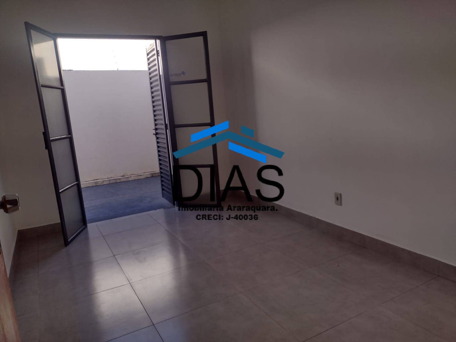 Casa à venda com 3 quartos, 69m² - Foto 5