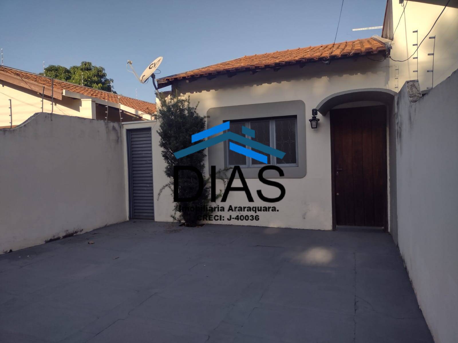 Casa à venda com 3 quartos, 69m² - Foto 1