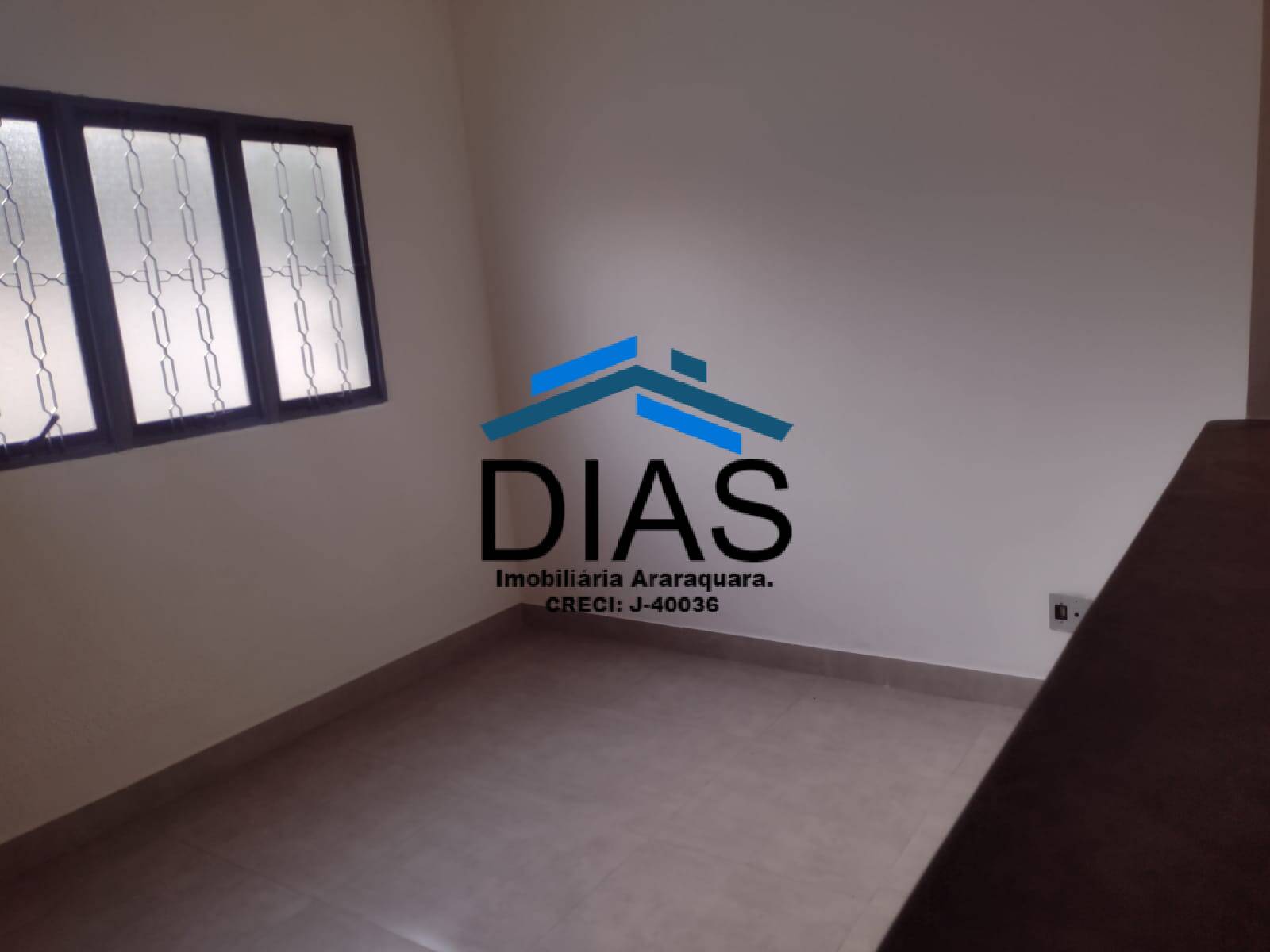 Casa à venda com 3 quartos, 69m² - Foto 2