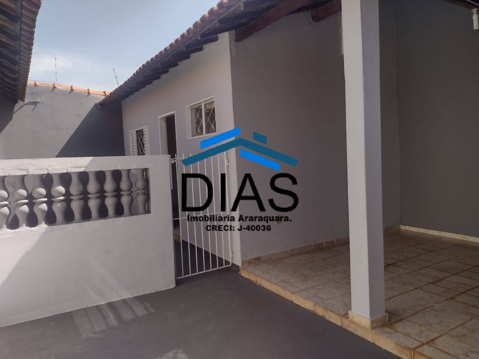 Casa à venda com 2 quartos, 263m² - Foto 2