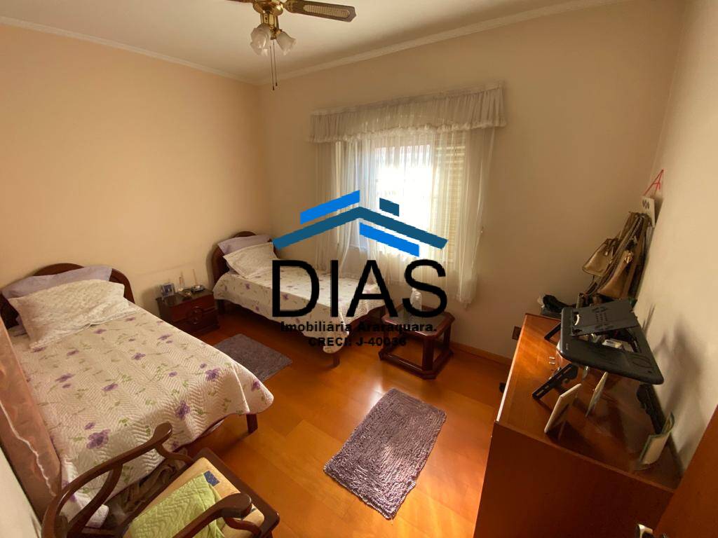 Casa à venda com 4 quartos, 285m² - Foto 22