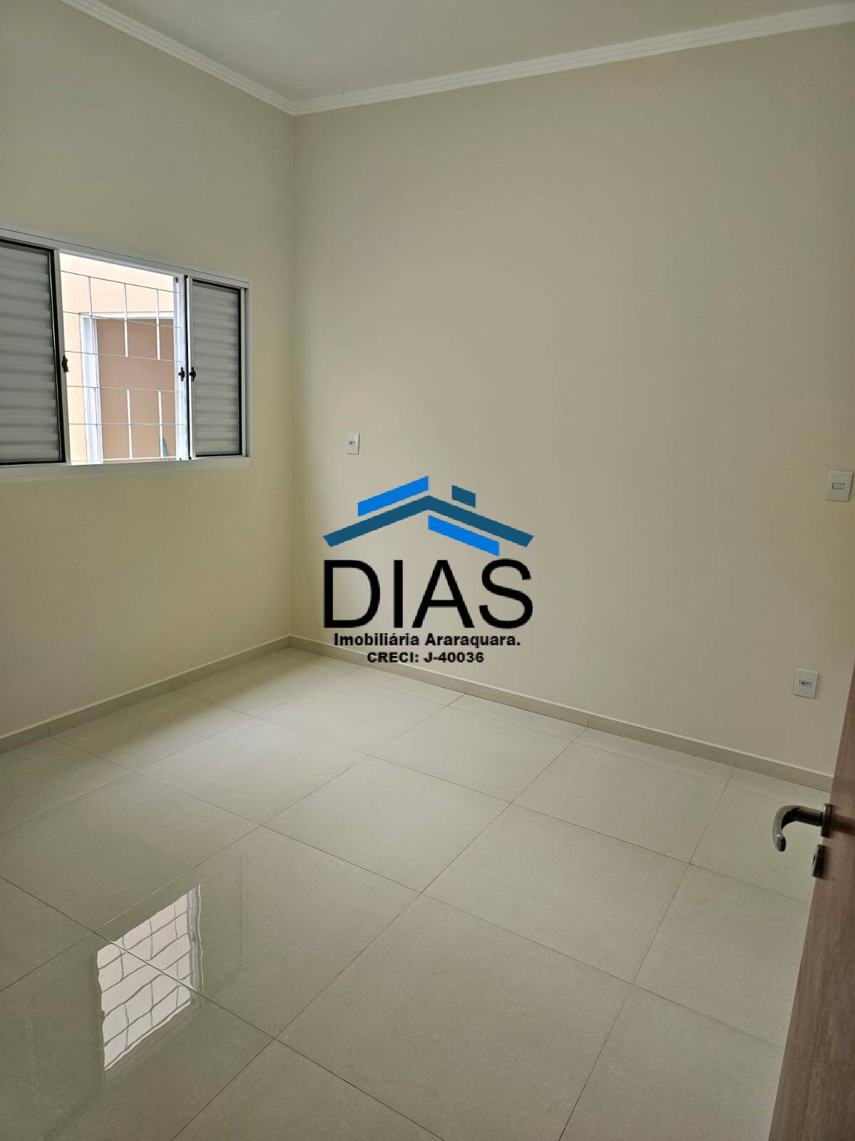 Casa à venda com 2 quartos, 115m² - Foto 9