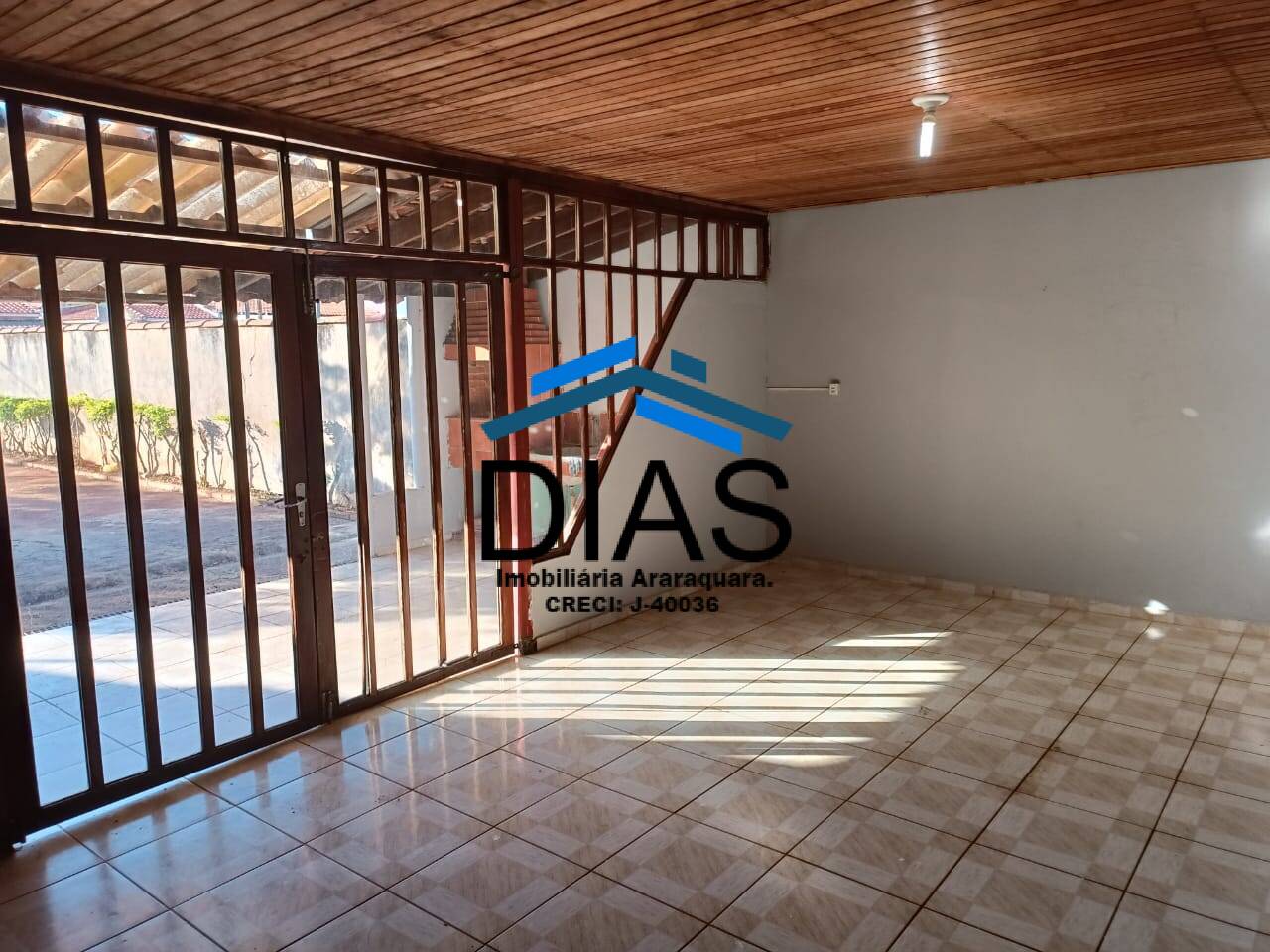 Casa à venda com 2 quartos, 150m² - Foto 11