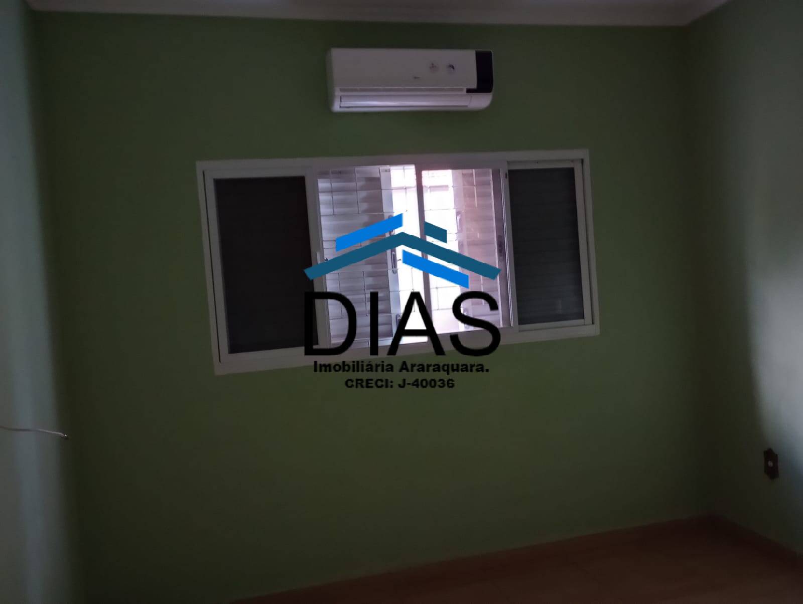 Casa à venda com 4 quartos, 190m² - Foto 9