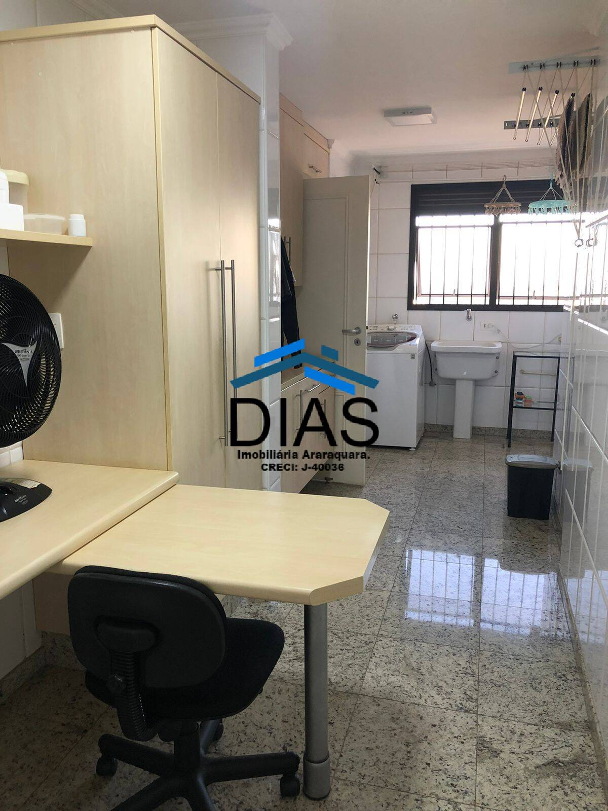 Apartamento à venda com 3 quartos, 250m² - Foto 1