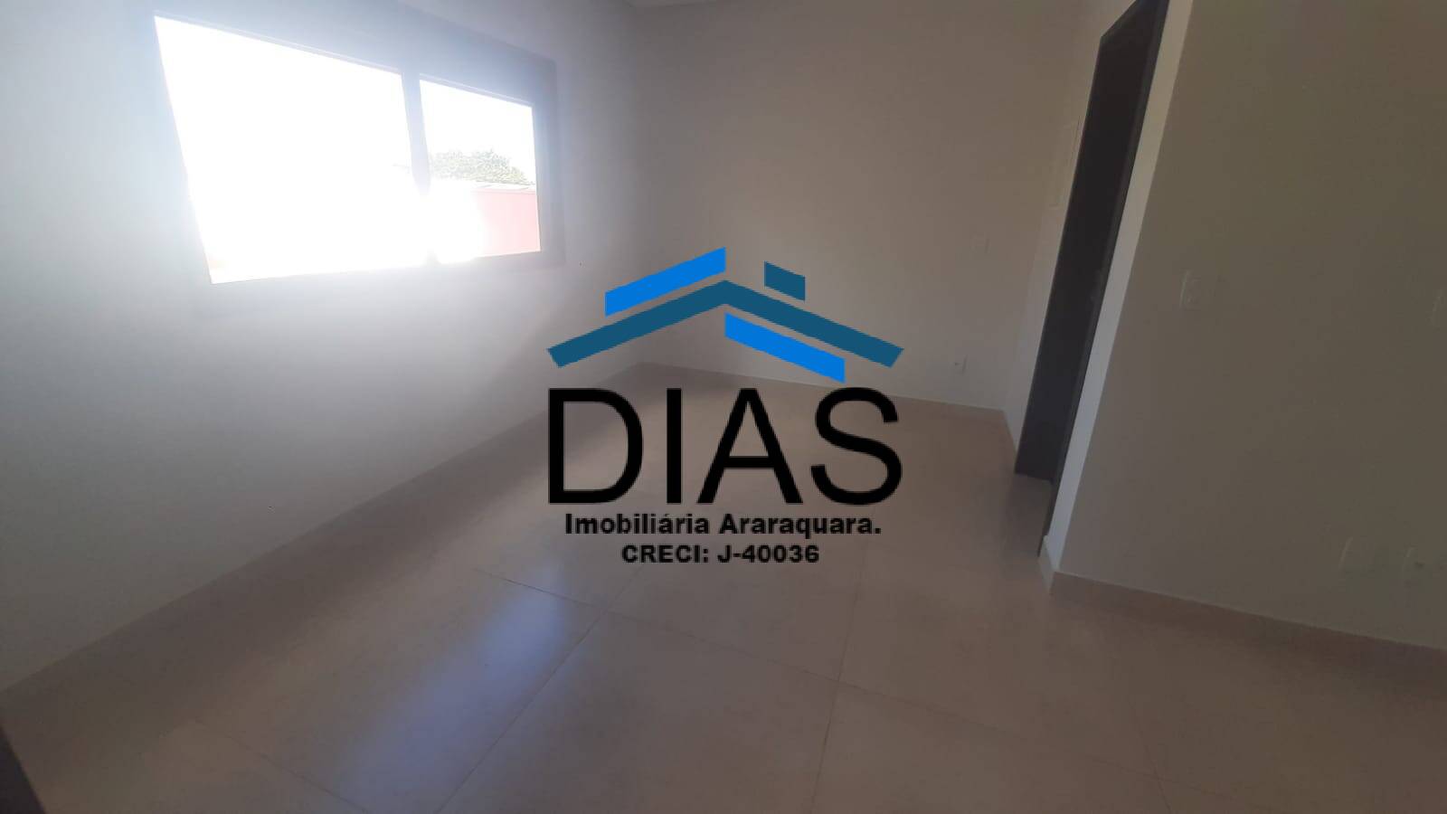 Casa à venda com 4 quartos, 220m² - Foto 10