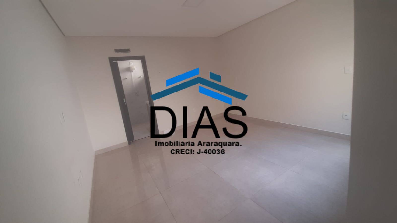 Casa à venda com 4 quartos, 220m² - Foto 17