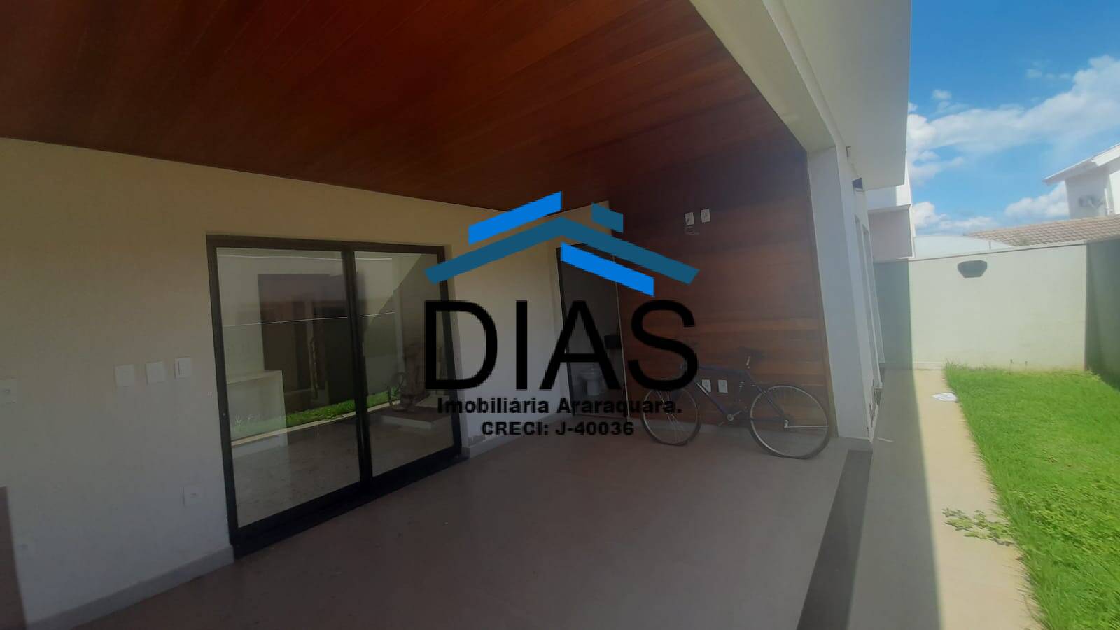 Casa à venda com 4 quartos, 220m² - Foto 26