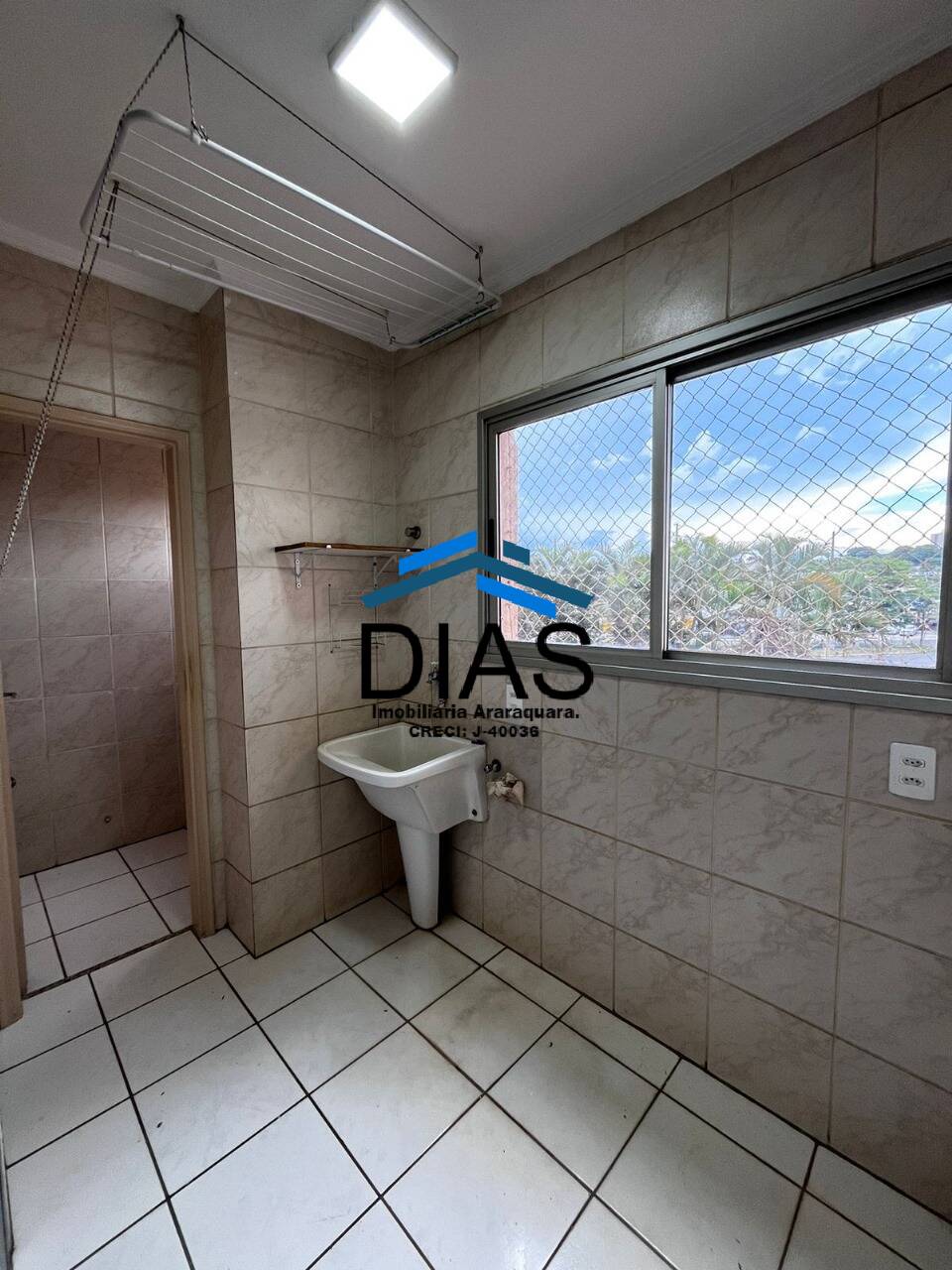 Apartamento à venda com 3 quartos, 97m² - Foto 3