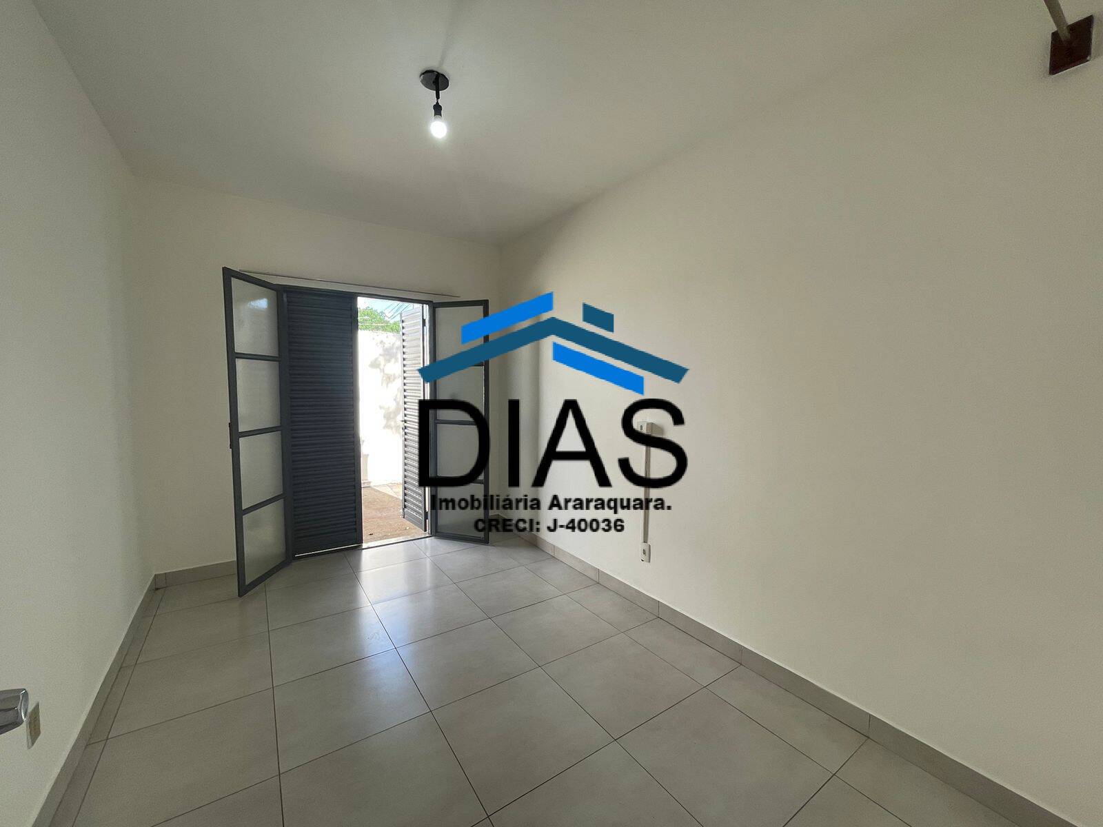 Casa à venda com 3 quartos, 69m² - Foto 6