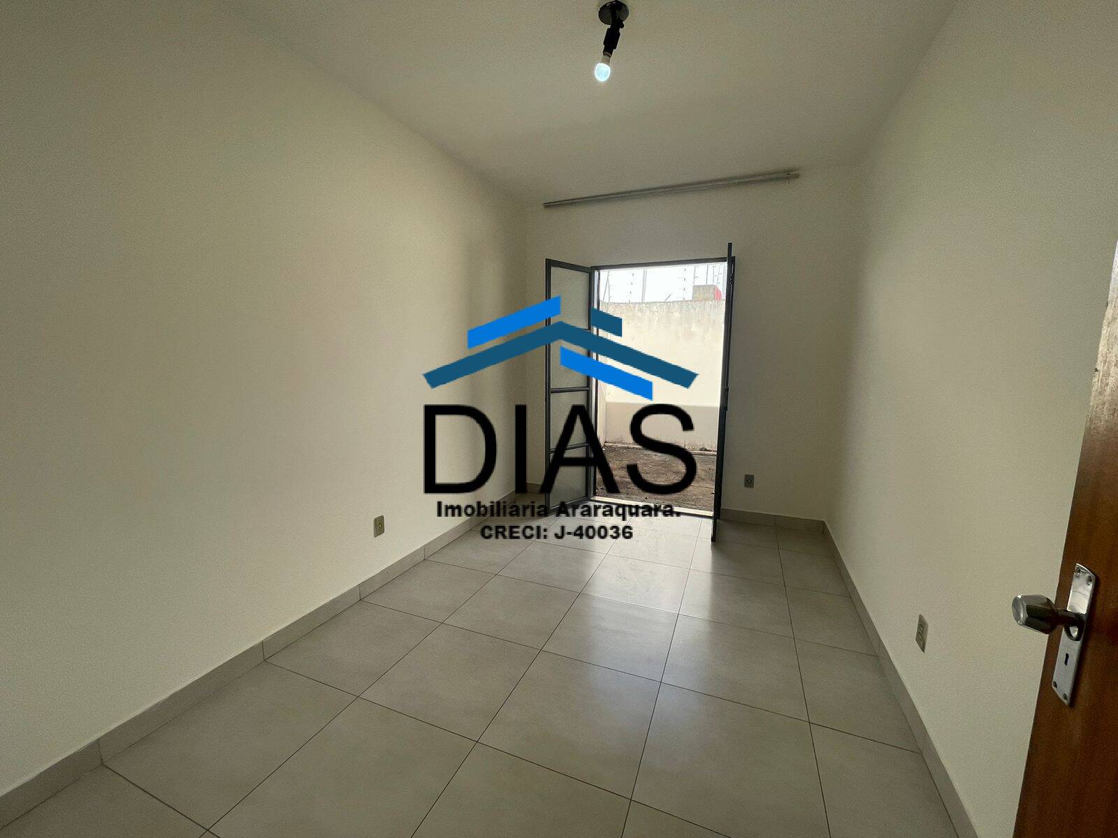 Casa à venda com 3 quartos, 69m² - Foto 9