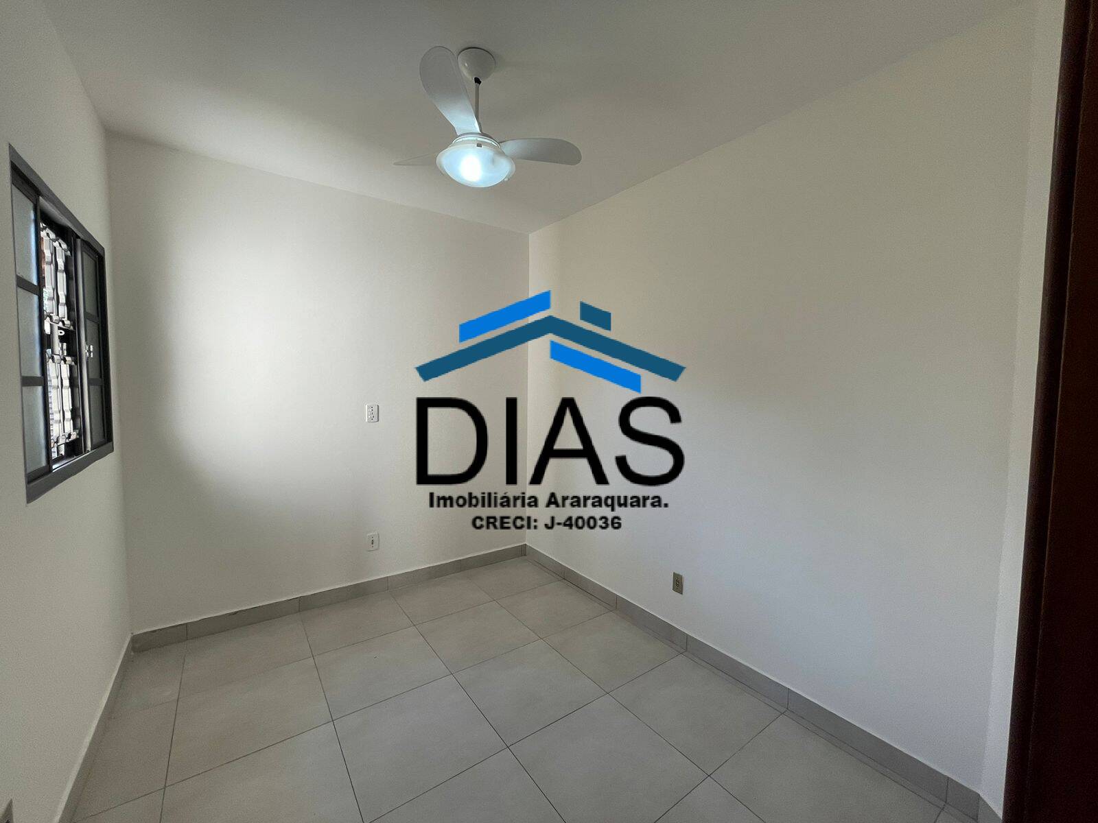 Casa à venda com 3 quartos, 69m² - Foto 14