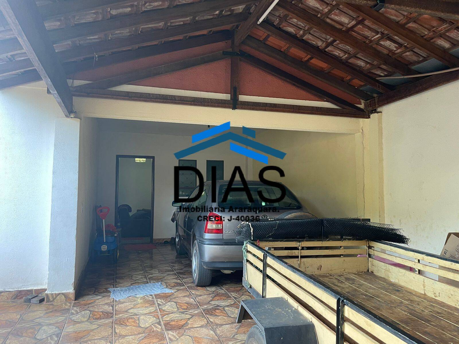 Casa à venda com 3 quartos, 181m² - Foto 2