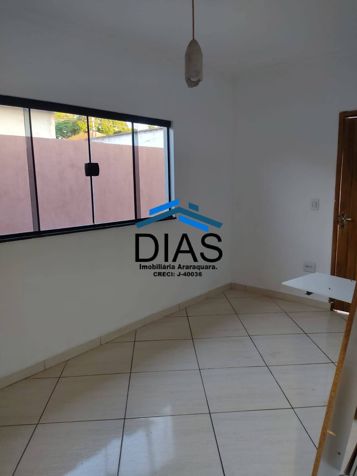 Casa à venda com 3 quartos, 114m² - Foto 4