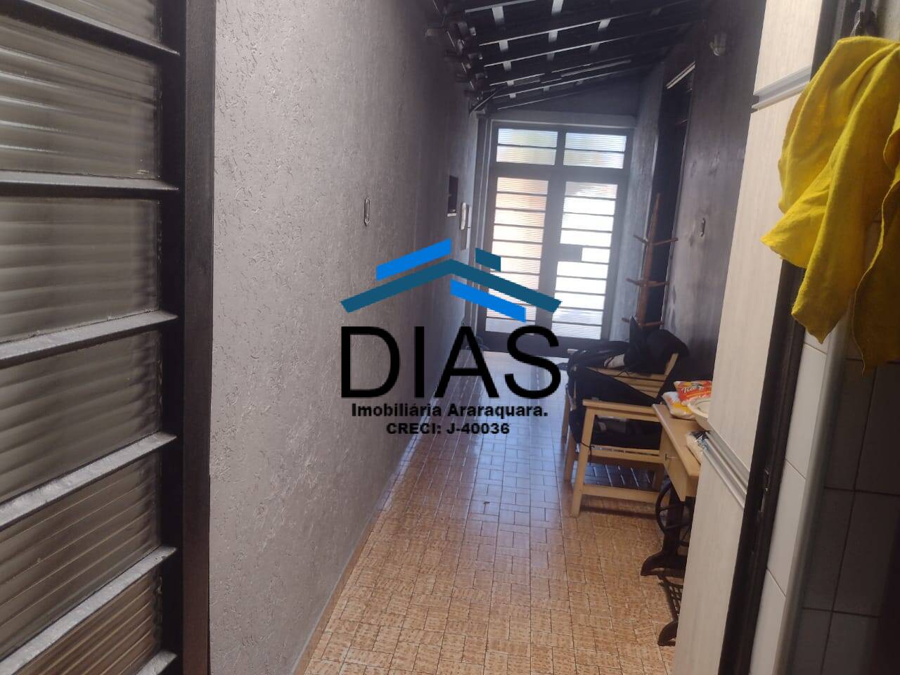 Casa à venda com 2 quartos, 147m² - Foto 1