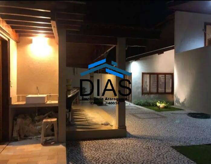 Casa à venda com 3 quartos, 292m² - Foto 7