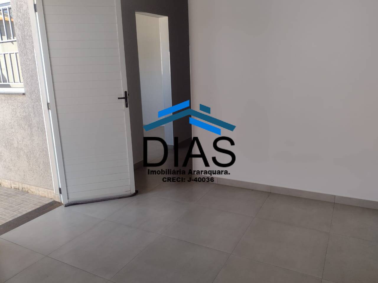 Casa à venda com 2 quartos, 62m² - Foto 5