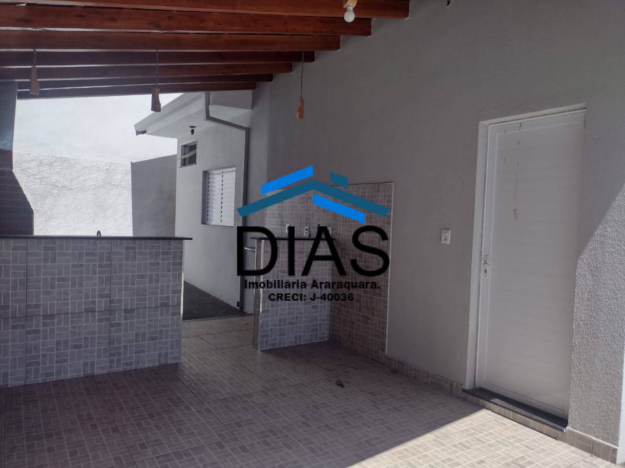 Casa à venda com 2 quartos, 62m² - Foto 11