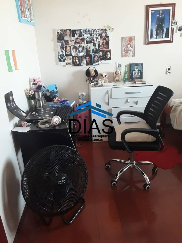 Casa à venda com 3 quartos, 210m² - Foto 18