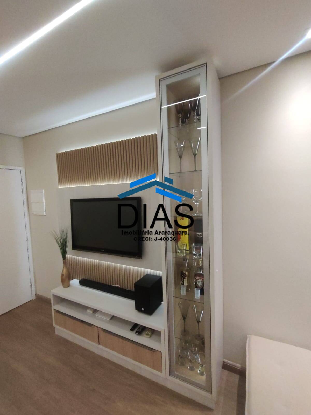 Casa à venda com 2 quartos, 76m² - Foto 1