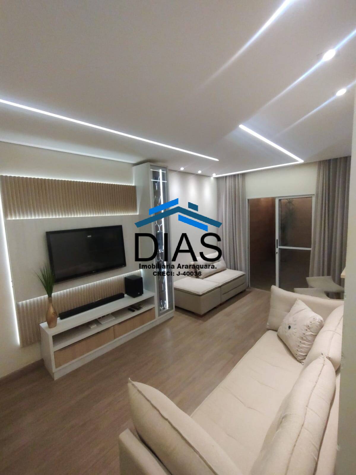 Casa à venda com 2 quartos, 76m² - Foto 3