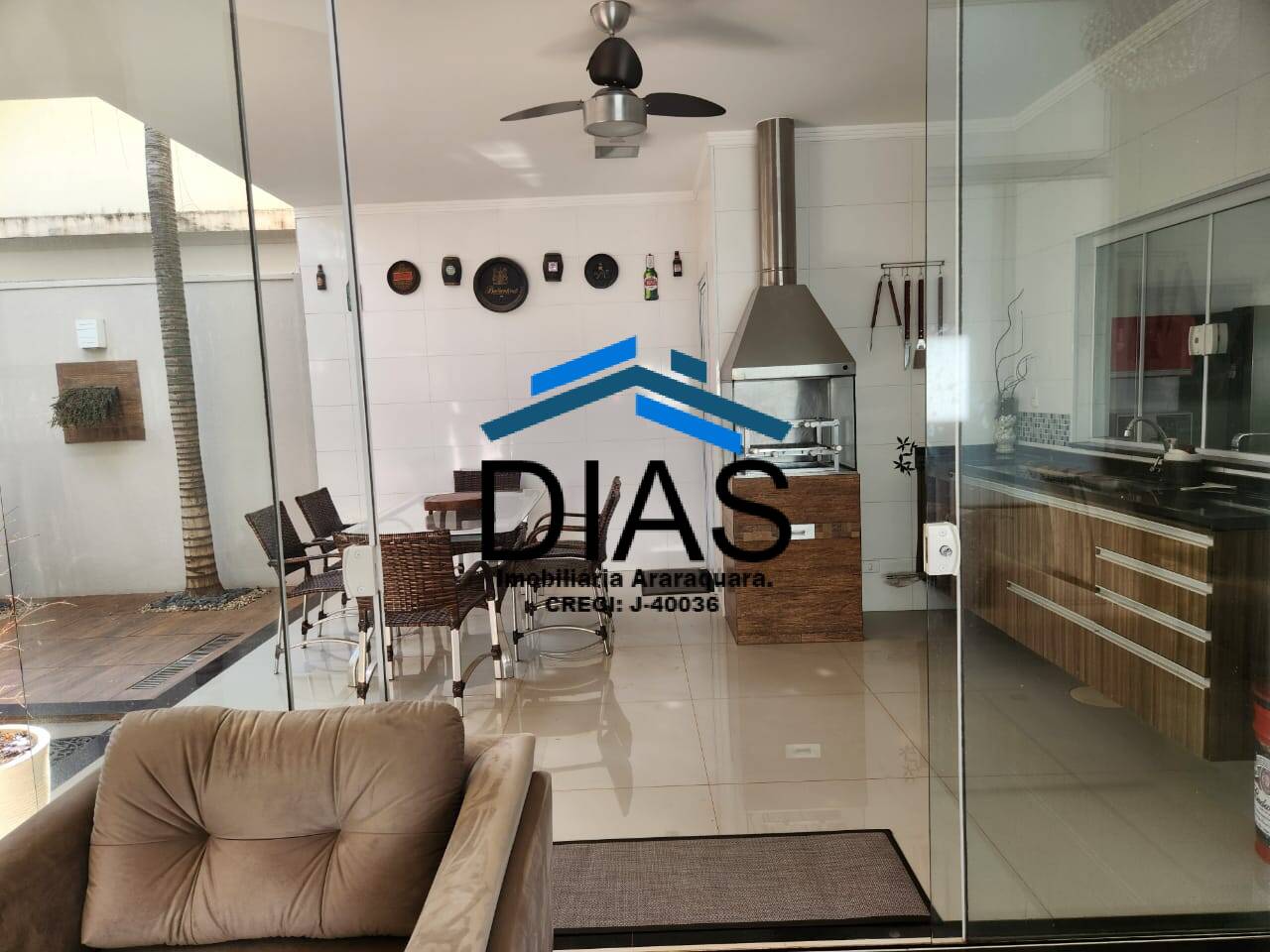 Casa à venda com 3 quartos, 240m² - Foto 10