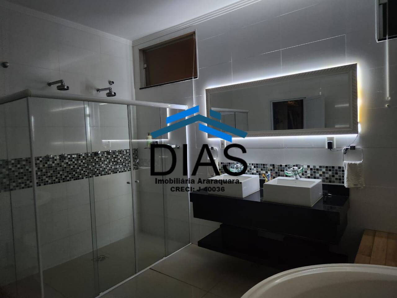 Casa à venda com 3 quartos, 240m² - Foto 28