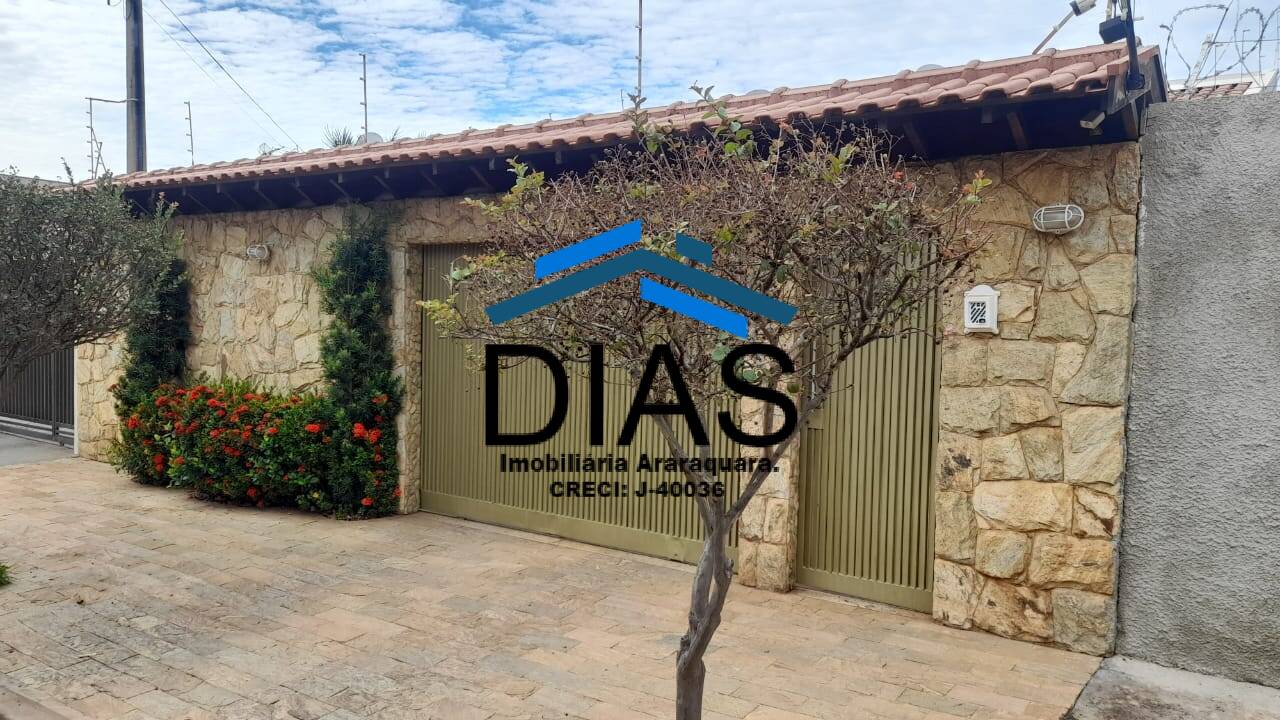 Casa à venda com 3 quartos, 187m² - Foto 1