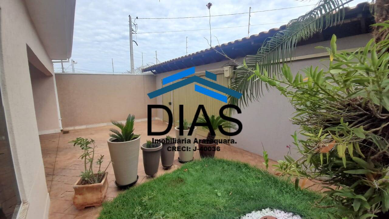 Casa à venda com 3 quartos, 187m² - Foto 4