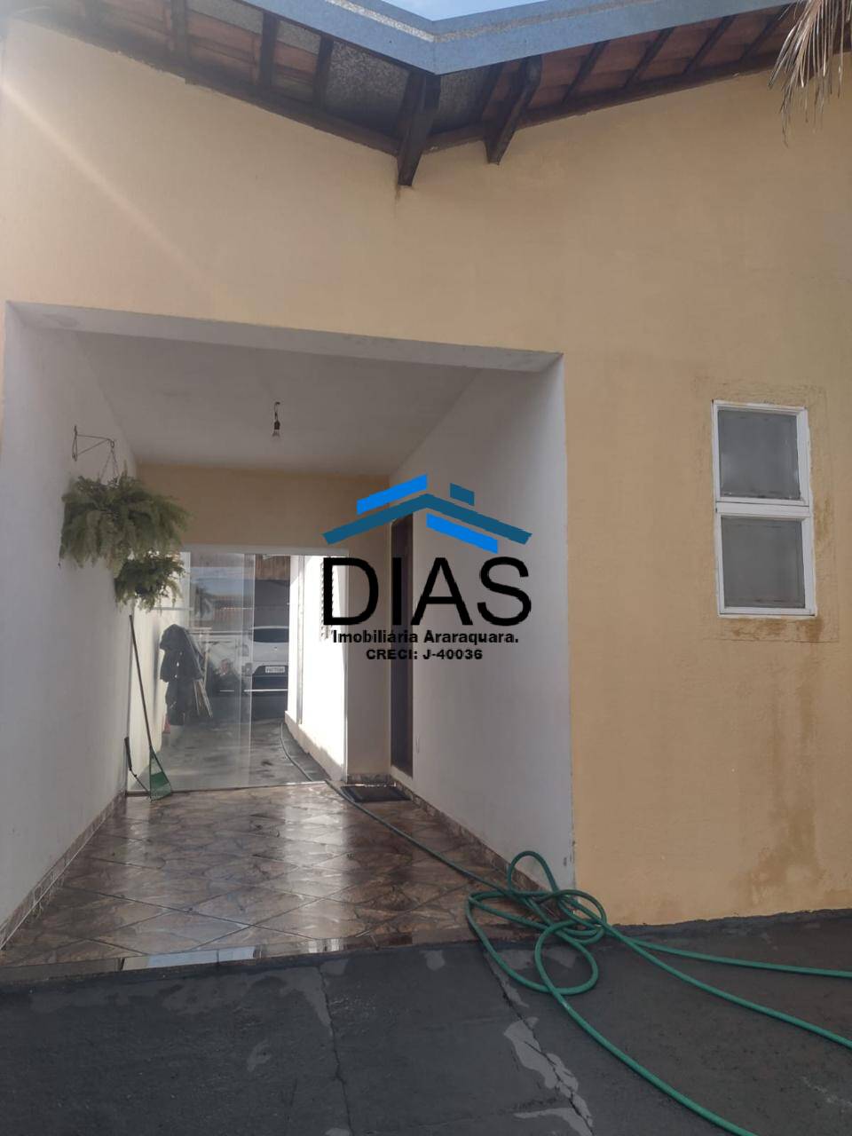 Casa à venda com 3 quartos, 138m² - Foto 2