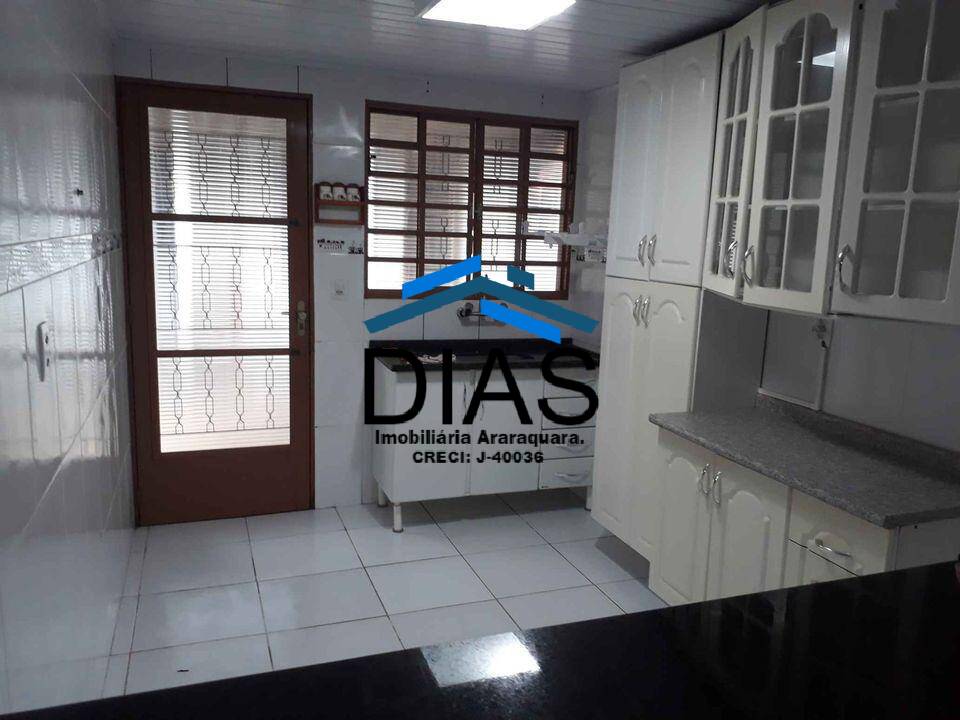 Casa à venda com 2 quartos, 192m² - Foto 2